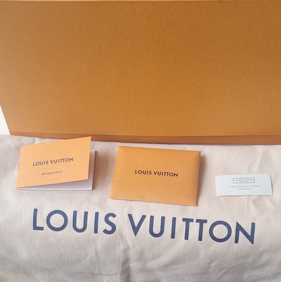 LOUIS VUITTON Monogram Vernis Alma PM Handbag - Picture 3 of 16